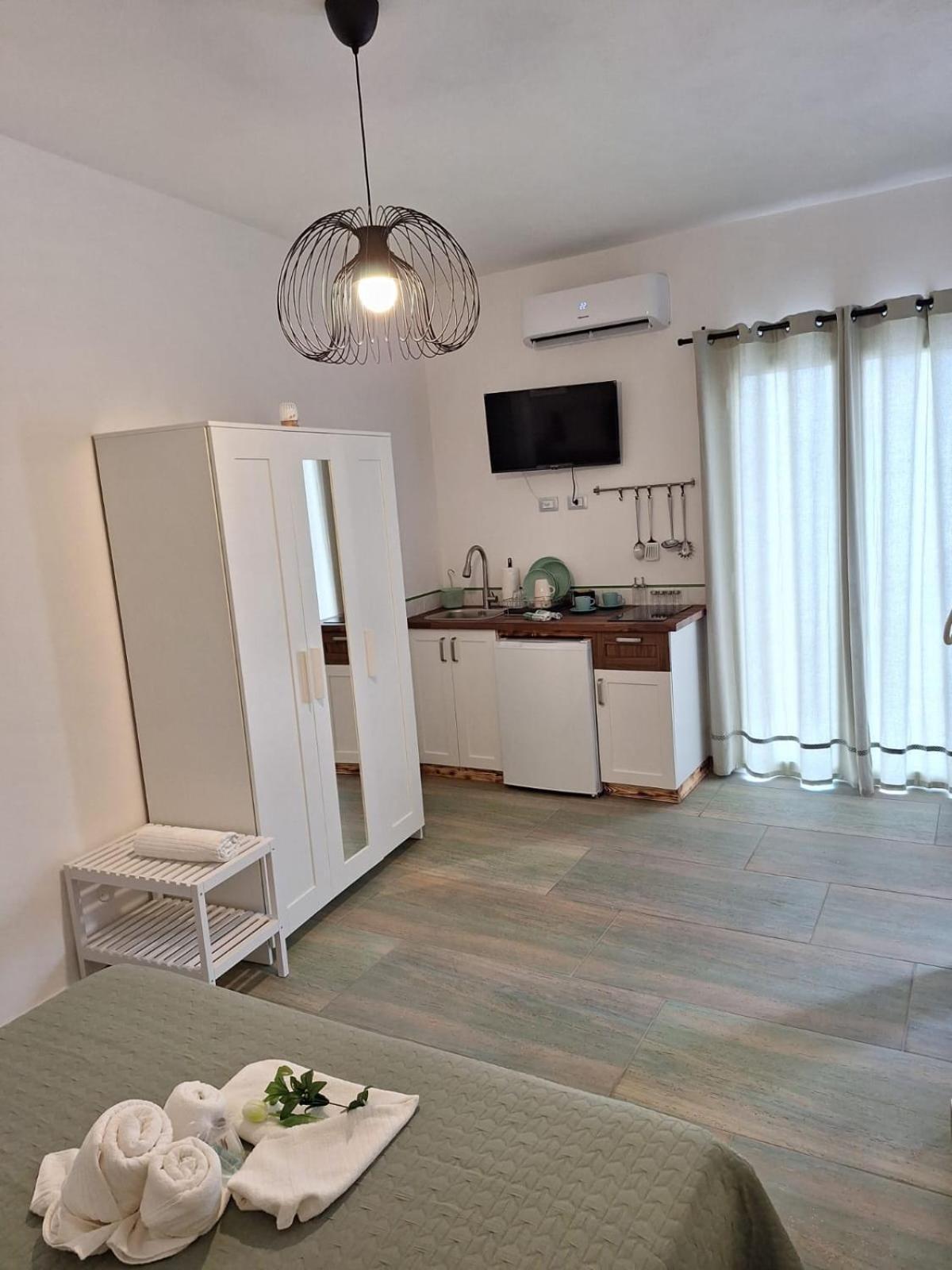 Casa Vacanze Green House 泰拉西尼 外观 照片