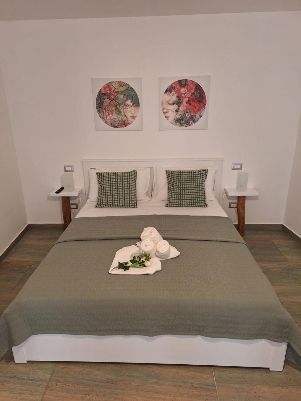 Casa Vacanze Green House 泰拉西尼 外观 照片