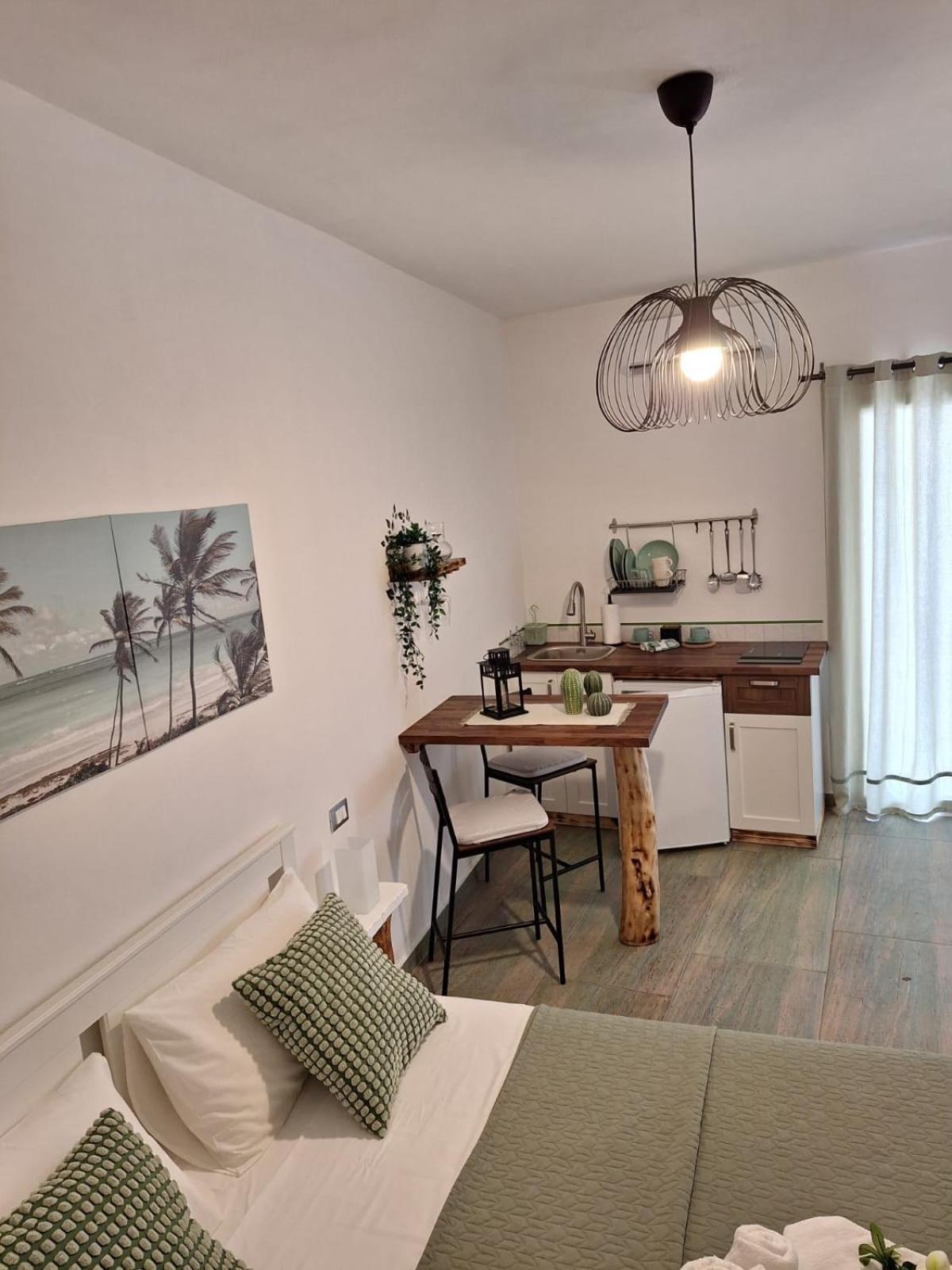 Casa Vacanze Green House 泰拉西尼 外观 照片