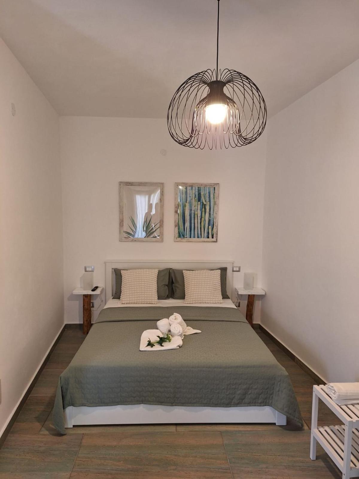 Casa Vacanze Green House 泰拉西尼 外观 照片