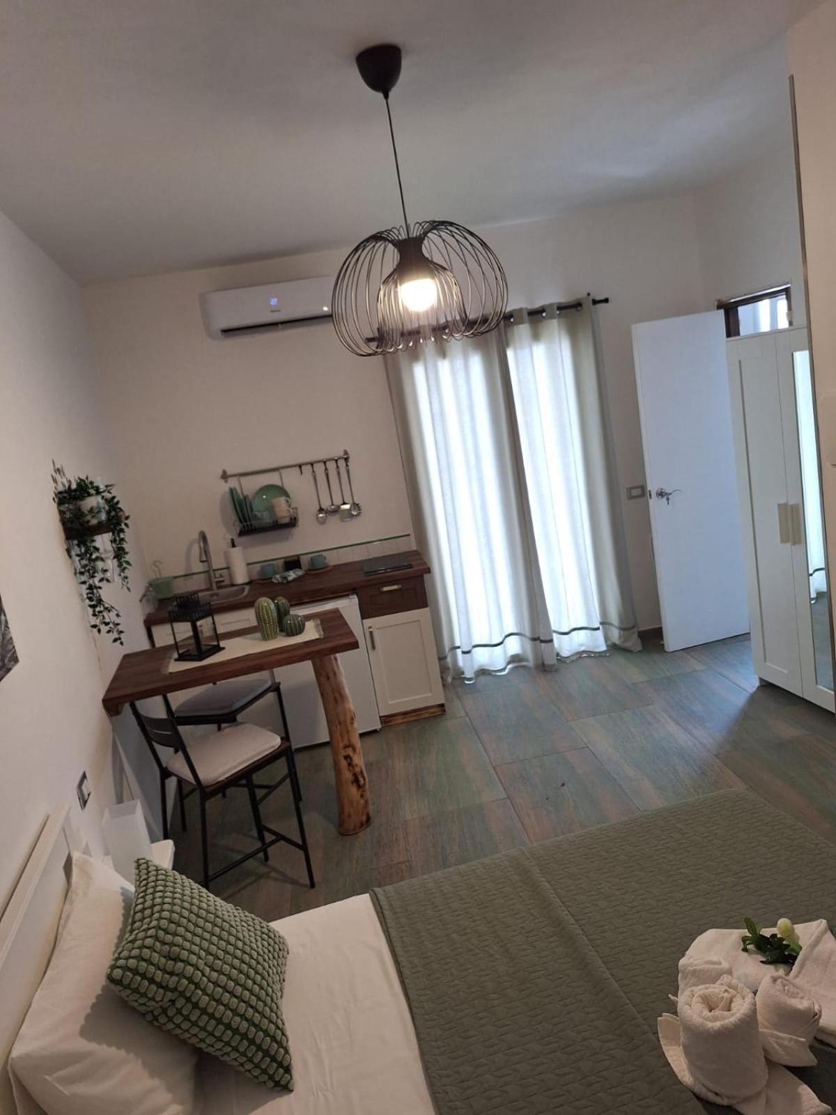 Casa Vacanze Green House 泰拉西尼 外观 照片