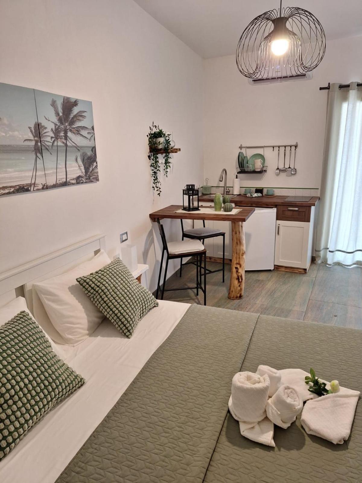 Casa Vacanze Green House 泰拉西尼 外观 照片