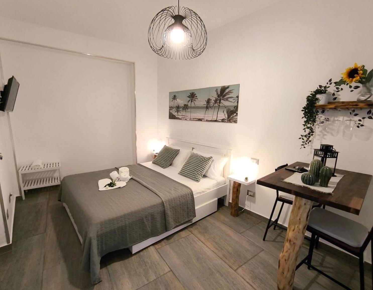 Casa Vacanze Green House 泰拉西尼 外观 照片