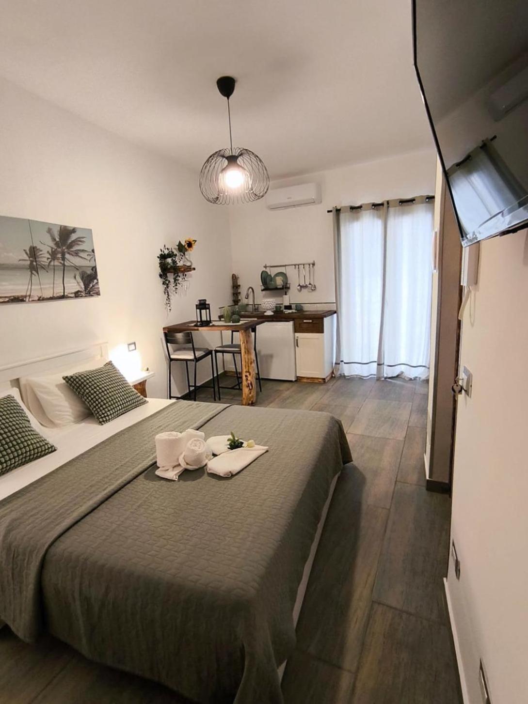 Casa Vacanze Green House 泰拉西尼 外观 照片
