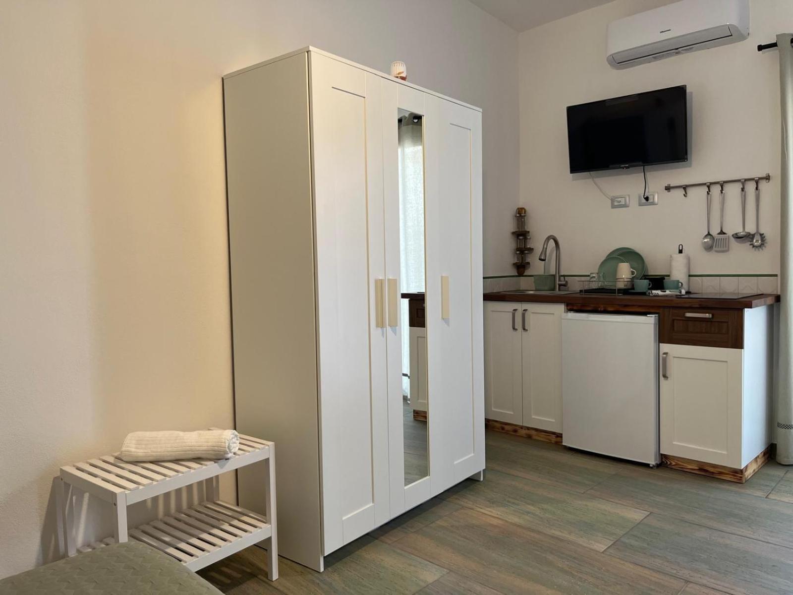 Casa Vacanze Green House 泰拉西尼 外观 照片