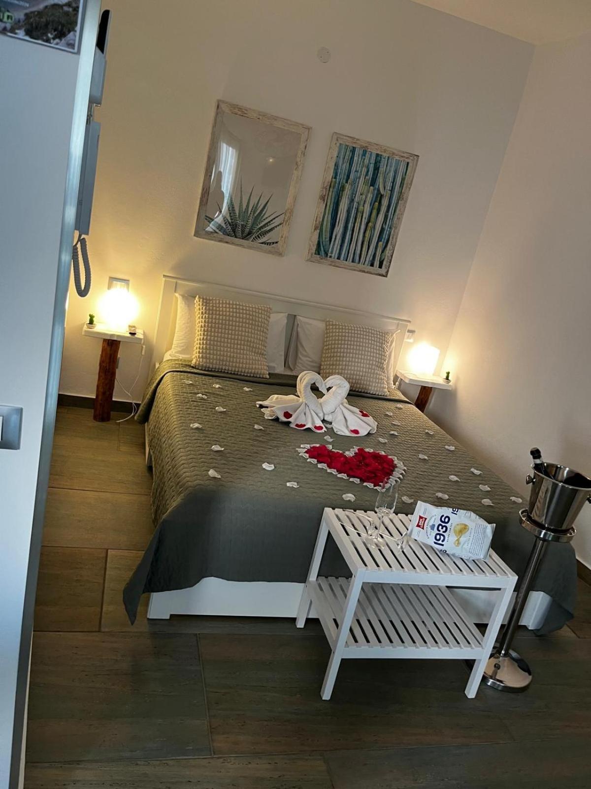Casa Vacanze Green House 泰拉西尼 外观 照片